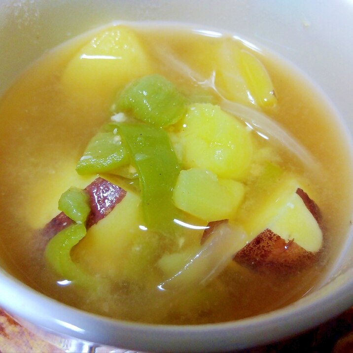じゃがいも&玉葱&ピーマンの味噌汁